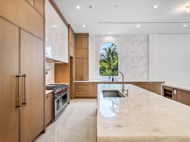 Продажа дома по адресу 2002 NW 4th Avenue - фото 6315382