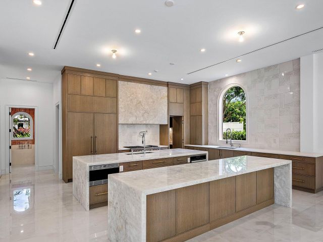 Продажа дома по адресу 2002 NW 4th Avenue - фото 6315387