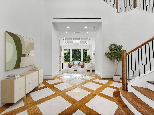 Продажа дома по адресу 2002 NW 4th Avenue - фото 6315393