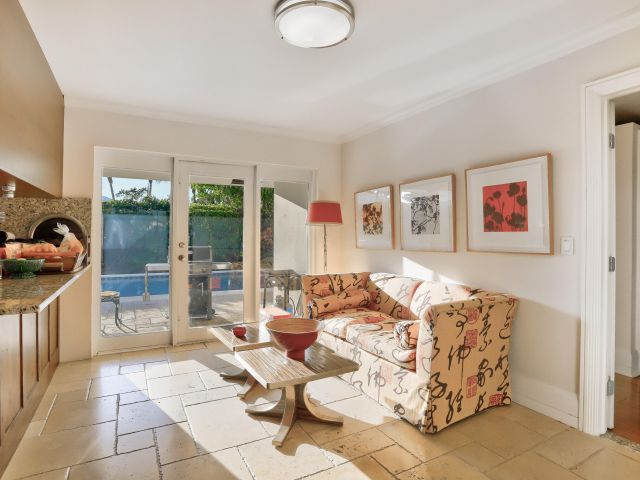 Дом в аренду по адресу 835 Canary Walk - фото 6315360