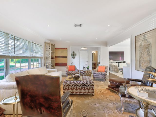 Дом в аренду по адресу 835 Canary Walk - фото 6315362