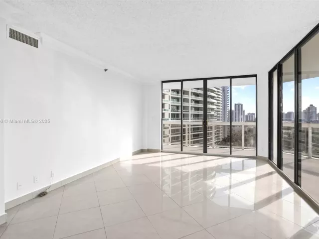 Продажа квартиры #1405 - фото 6330817