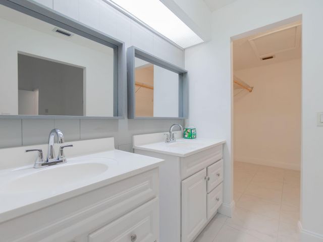 Дом в аренду по адресу 6090 Aloma Lane - фото 6391285