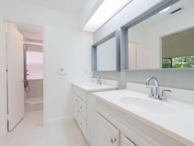 Дом в аренду по адресу 6090 Aloma Lane - фото 6391286