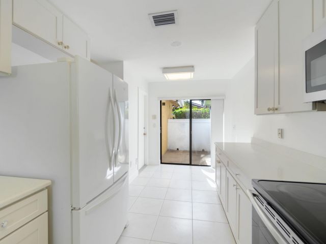 Дом в аренду по адресу 6090 Aloma Lane - фото 6391297