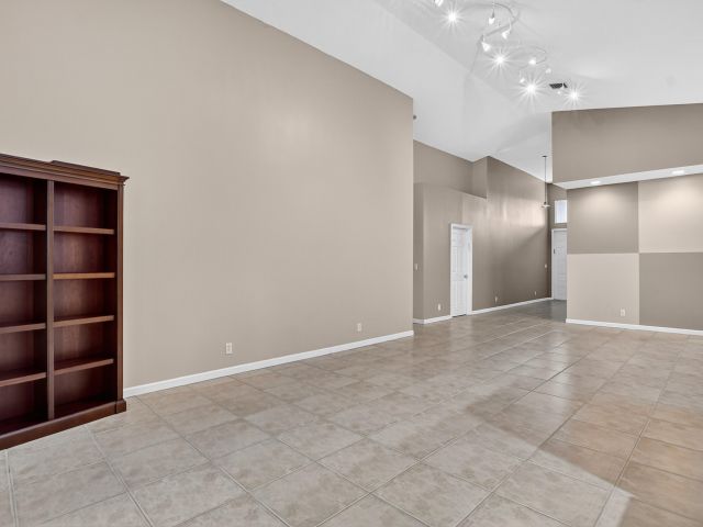 Дом в аренду по адресу 3511 NW 4th Avenue - фото 6437303