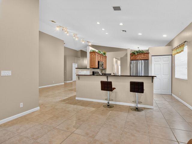 Дом в аренду по адресу 3511 NW 4th Avenue - фото 6437308