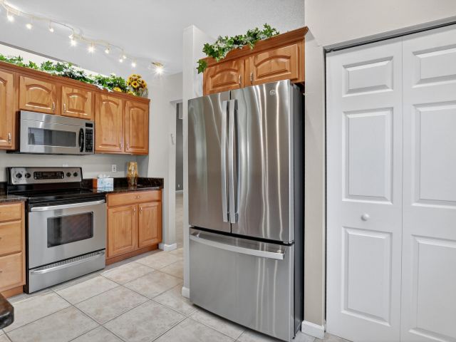 Дом в аренду по адресу 3511 NW 4th Avenue - фото 6437312