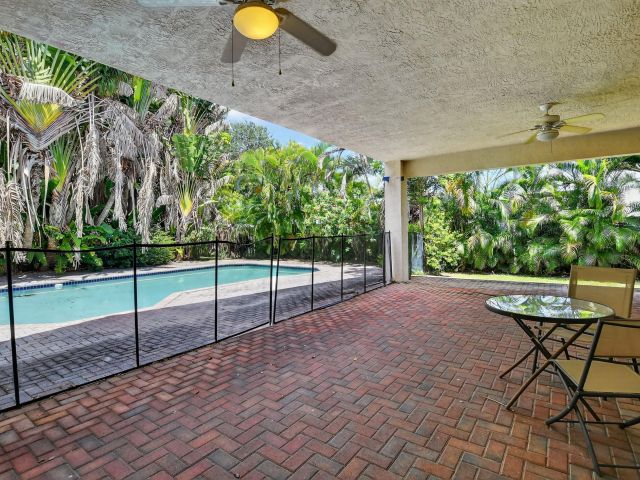 Дом в аренду по адресу 3511 NW 4th Avenue - фото 6437314