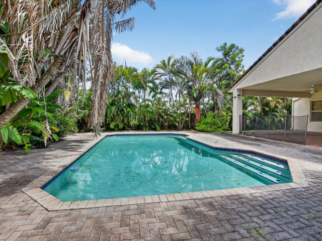 Дом в аренду по адресу 3511 NW 4th Avenue - фото 6437320