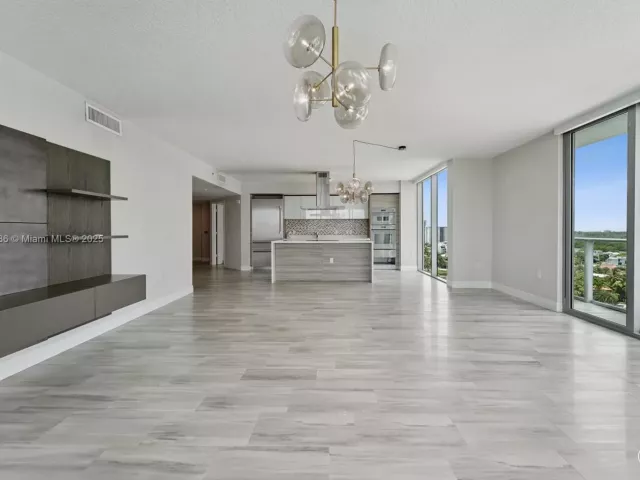 Продажа квартиры #4-1107 - фото 6324853