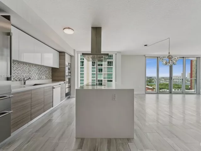 Продажа квартиры #4-1107 - фото 6324856