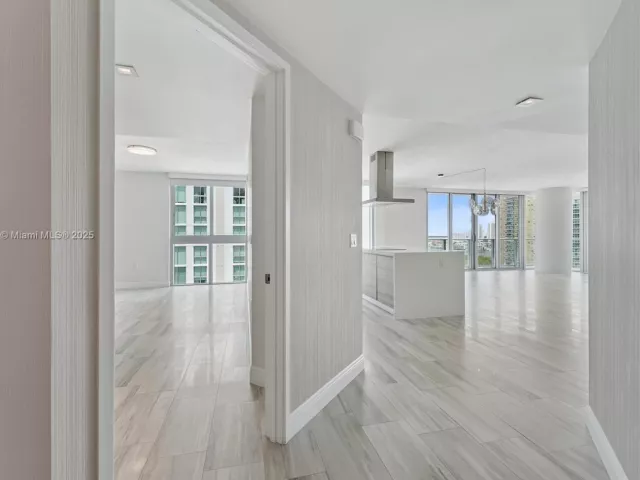 Продажа квартиры #4-1107 - фото 6324858