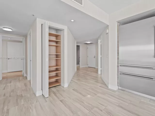 Продажа квартиры #4-1107 - фото 6324848