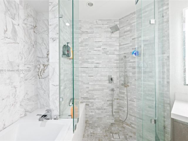 Продажа квартиры #1410 - фото 6332033