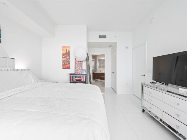 Продажа квартиры #1410 - фото 6332040