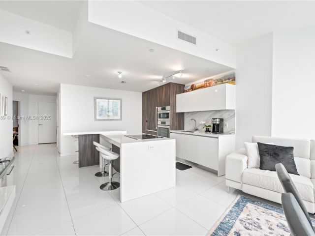 Продажа квартиры #1410 - фото 6332045