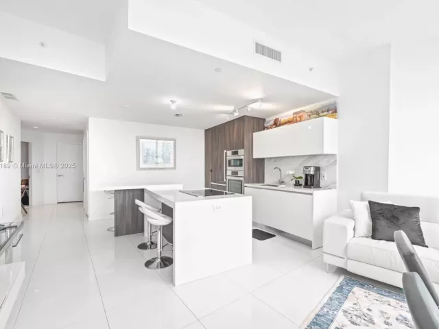 Продажа квартиры #1410 - фото 6332045