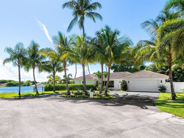 Дом в аренду по адресу 25 NW 24th Court - фото 6362646