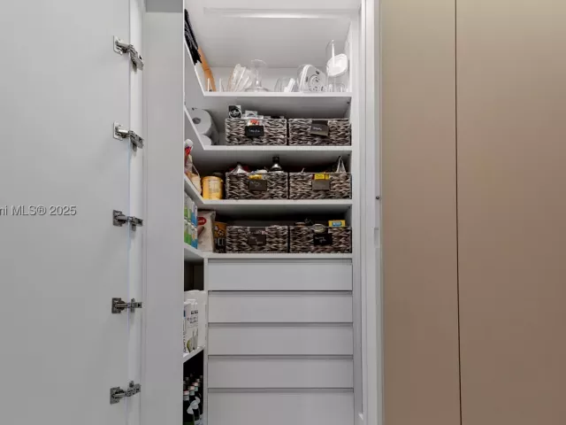 Продажа квартиры #2102 - фото 9056564
