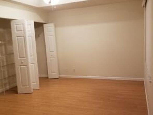 Дом в аренду по адресу 3256 Commodore Court - фото 6326319