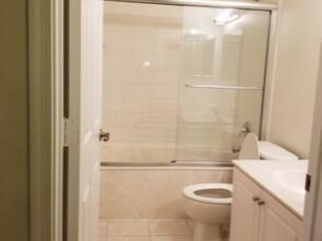 Дом в аренду по адресу 3256 Commodore Court - фото 6326322