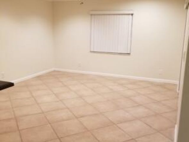 Дом в аренду по адресу 3256 Commodore Court - фото 6326324