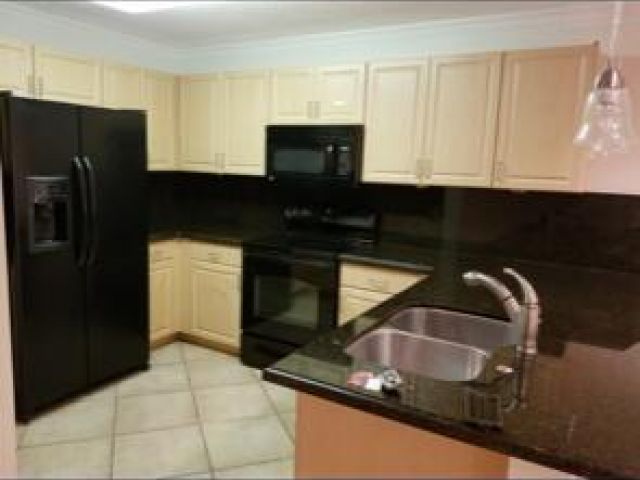 Дом в аренду по адресу 3256 Commodore Court - фото 6326325