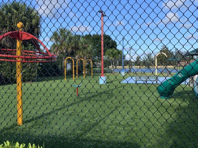 Дом в аренду по адресу 3256 Commodore Court - фото 6326329