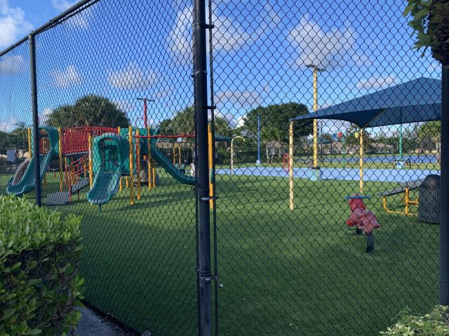 Дом в аренду по адресу 3256 Commodore Court - фото 6326330