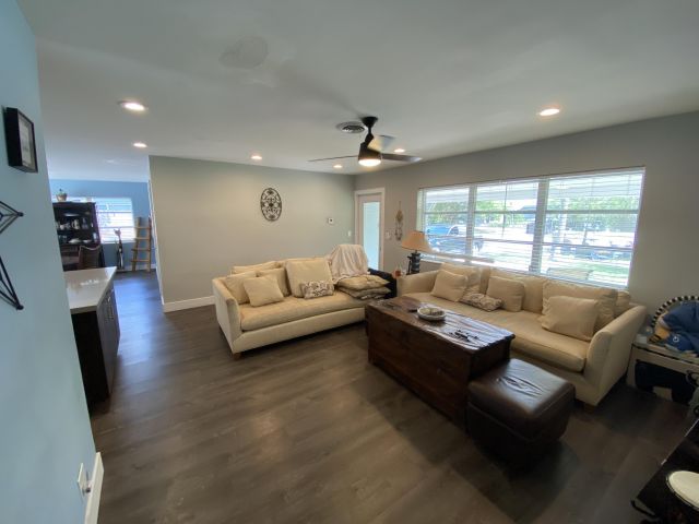 Продажа дома по адресу 124 SE 11th Street - фото 6337075