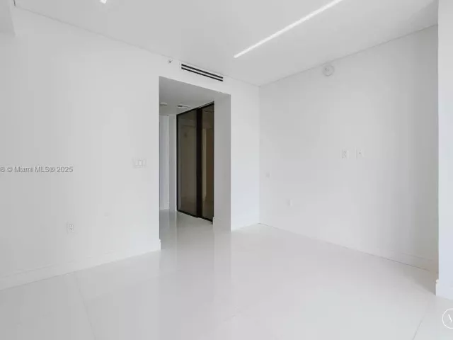 Продажа квартиры #4-1808 - фото 6348950