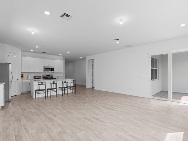 Дом в аренду по адресу 5742 Graceful Way - фото 6363290