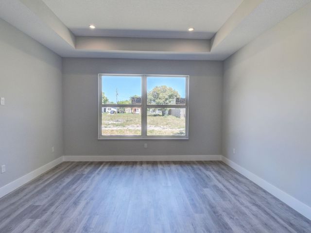 Продажа дома по адресу 715 NW 1st Street - фото 6718688