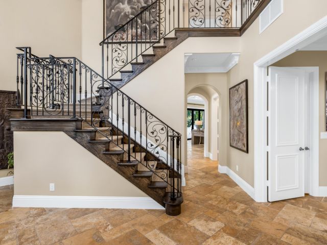 Продажа дома по адресу 809 NE 71st Street - фото 6391579