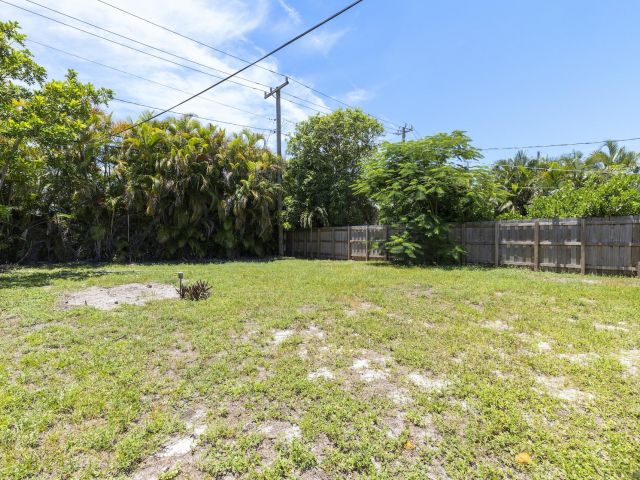 Продажа дома по адресу 1339 NE 15th Avenue - фото 6338987