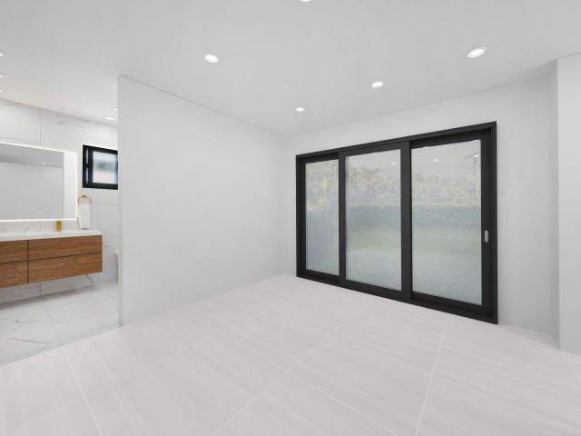 Продажа дома по адресу 1339 NE 15th Avenue - фото 6338990