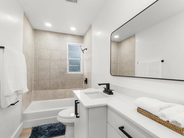 Продажа дома по адресу 114 NW 10th Avenue - фото 6767684