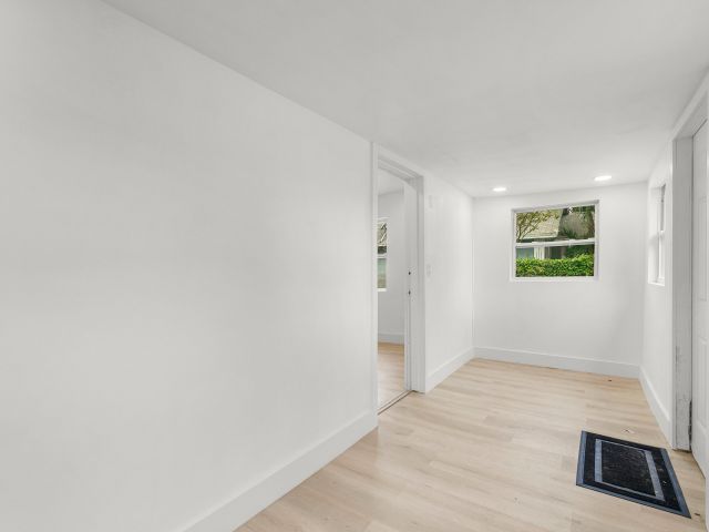Продажа дома по адресу 114 NW 10th Avenue - фото 6767695