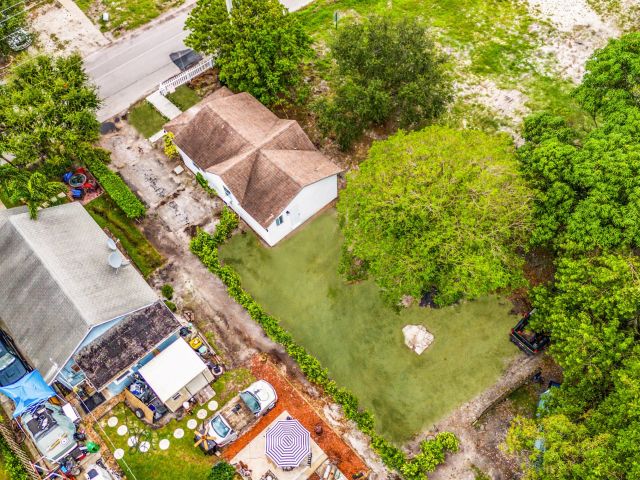 Продажа дома по адресу 114 NW 10th Avenue - фото 6767697