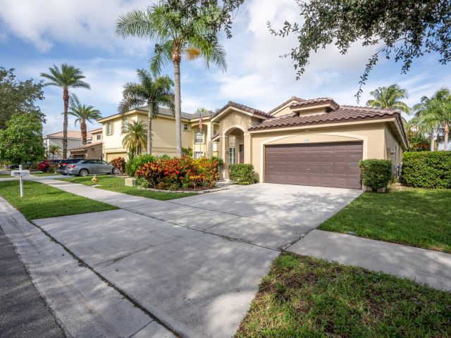 Продажа дома по адресу 370 SW 203rd Avenue - фото 6328495