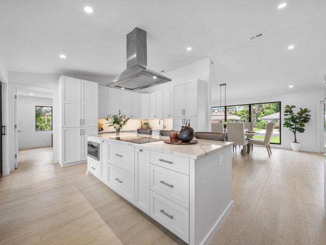 Продажа дома по адресу 6901 Giralda Circle - фото 6363981