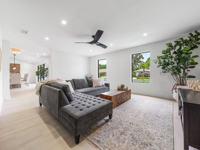 Продажа дома по адресу 6901 Giralda Circle - фото 6363987