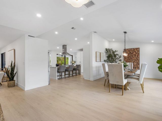 Продажа дома по адресу 6901 Giralda Circle - фото 6363992