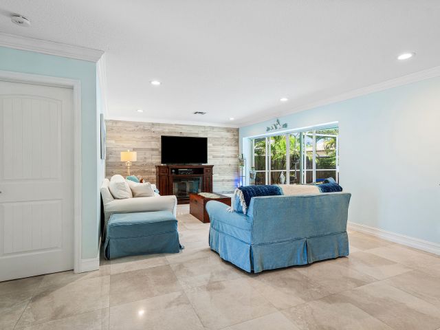 Продажа дома по адресу 808 Appleby Street - фото 6364660