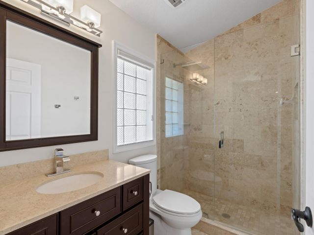 Дом в аренду по адресу 7598 Fairway Trail - фото 6365218