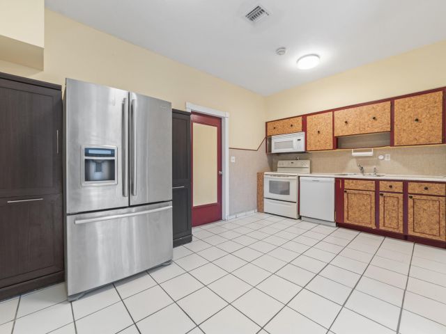 Продажа дома по адресу 906 NE 5th Street - фото 6345850