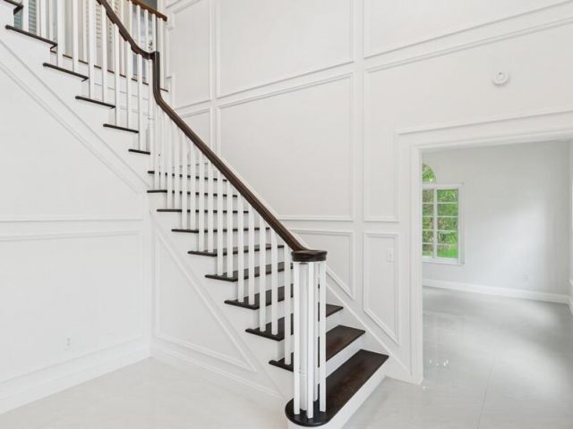 Продажа дома по адресу 1920 Embassy Drive - фото 6345785