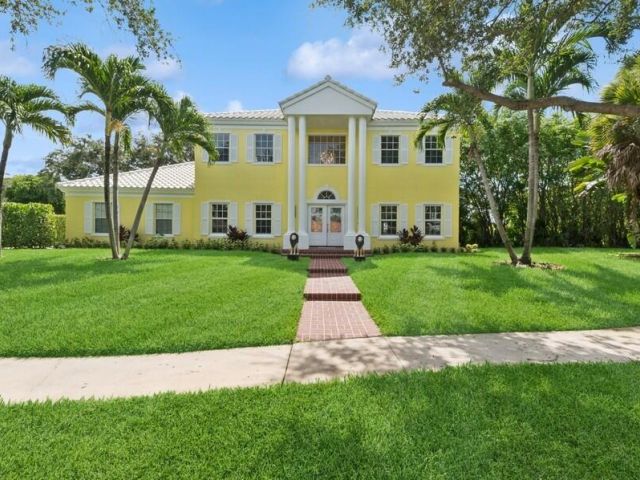 Продажа дома по адресу 1920 Embassy Drive - фото 6345789