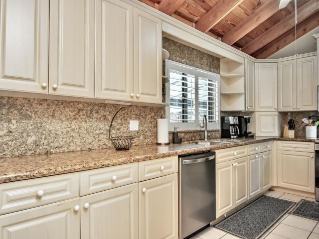 Продажа дома по адресу 6711 NW 26th Avenue - фото 6346506